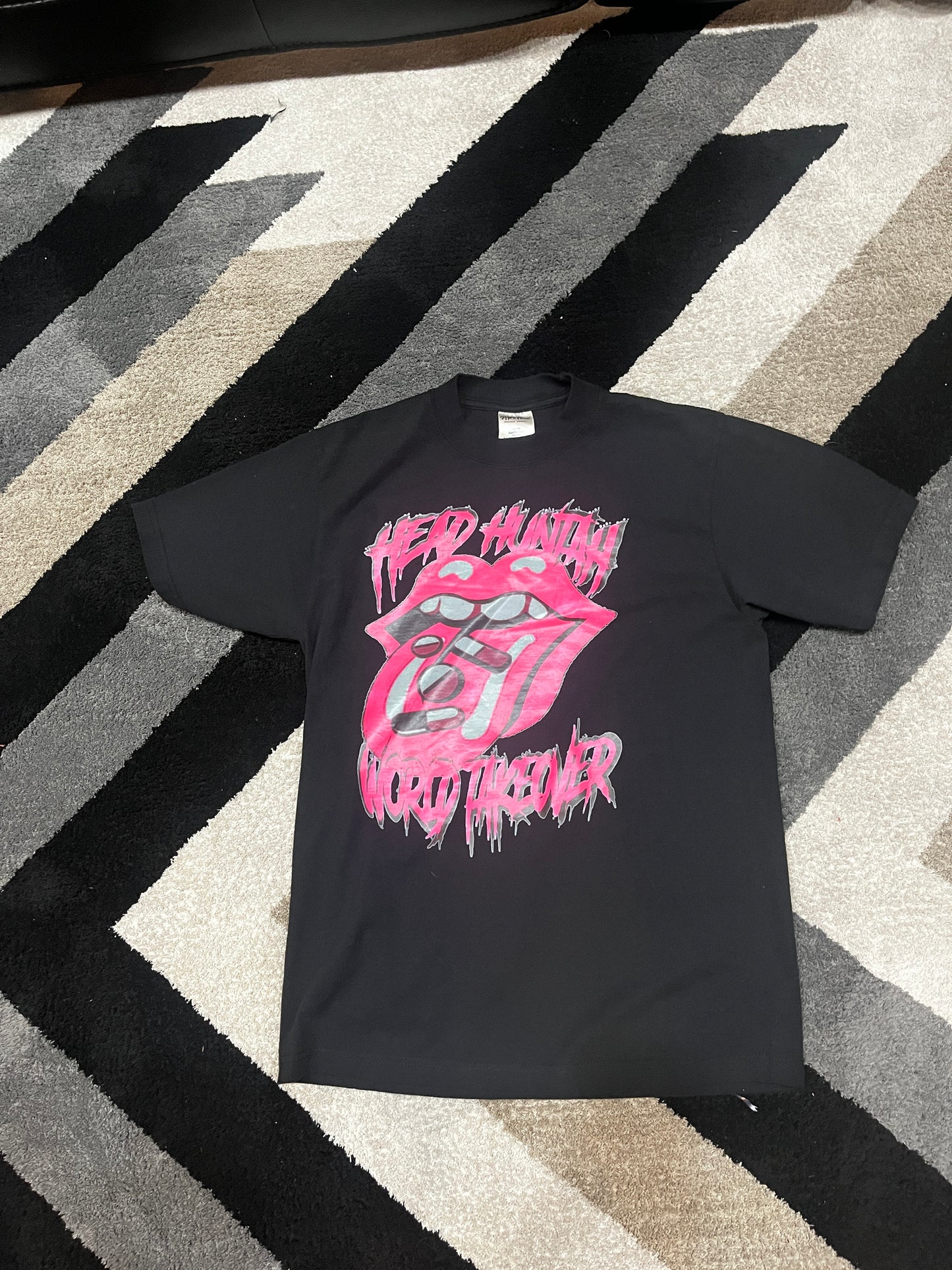 HH WORLD TAKEOVER TEE MED